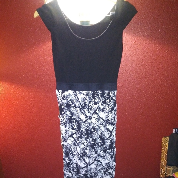 Romper - Picture 3 of 4